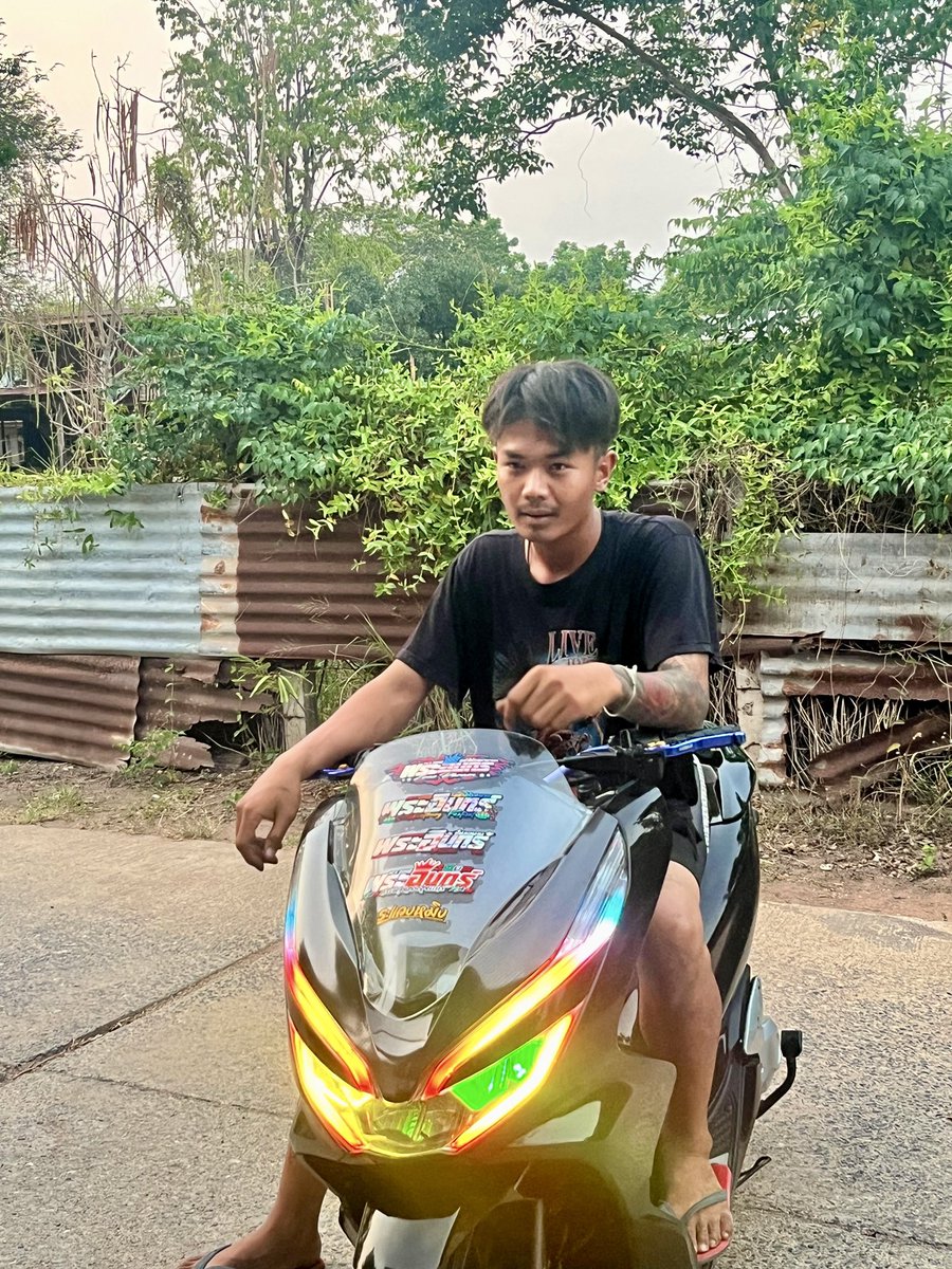 บุรุษไร้นาม tweet media