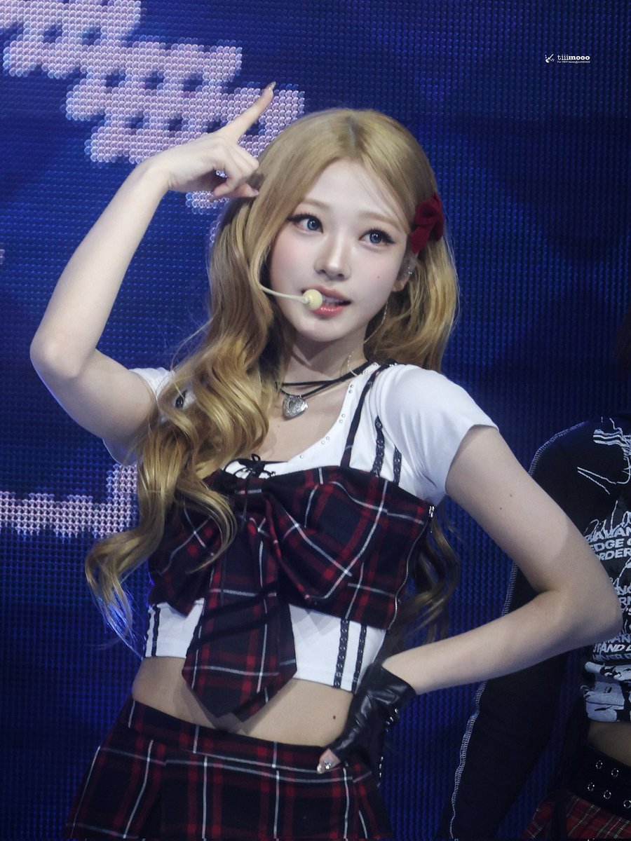 SoSo PULOU CARNAVAL COM O NMIXX ⚢ 🏳️‍⚧️🐰 tweet media