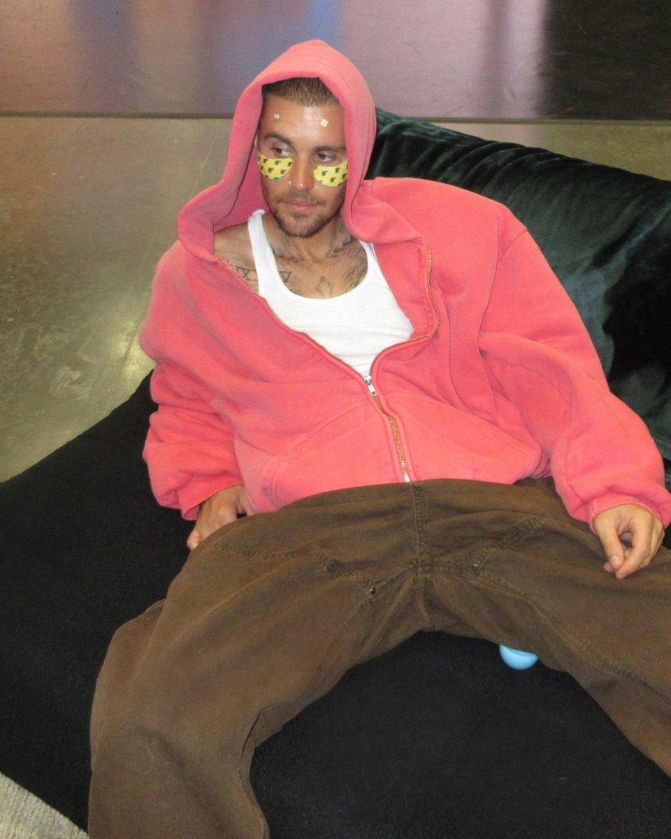 Justin Bieber Chile tweet media