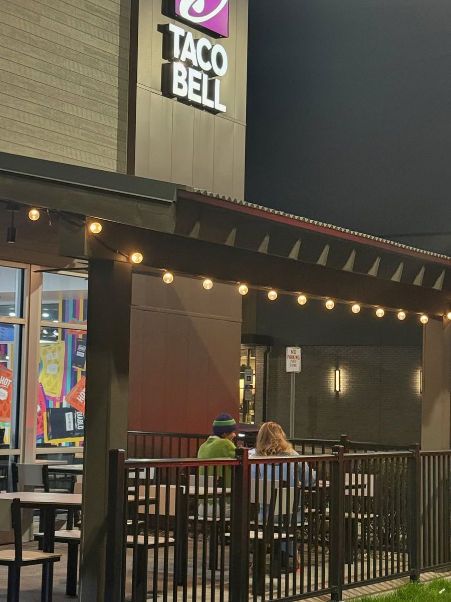 Gigi Hadid Argentina tweet media