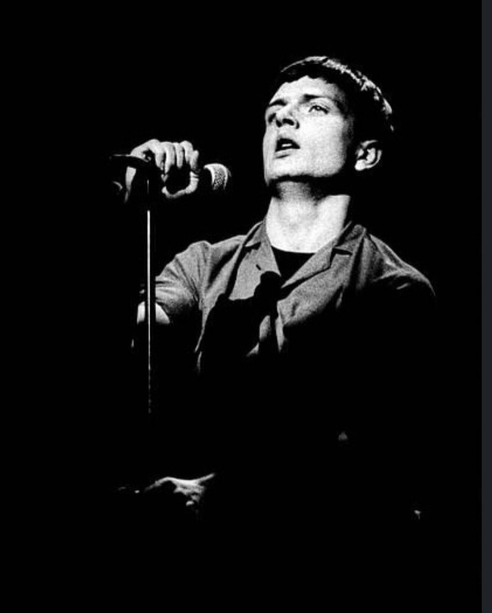 everydayiancurtis tweet media