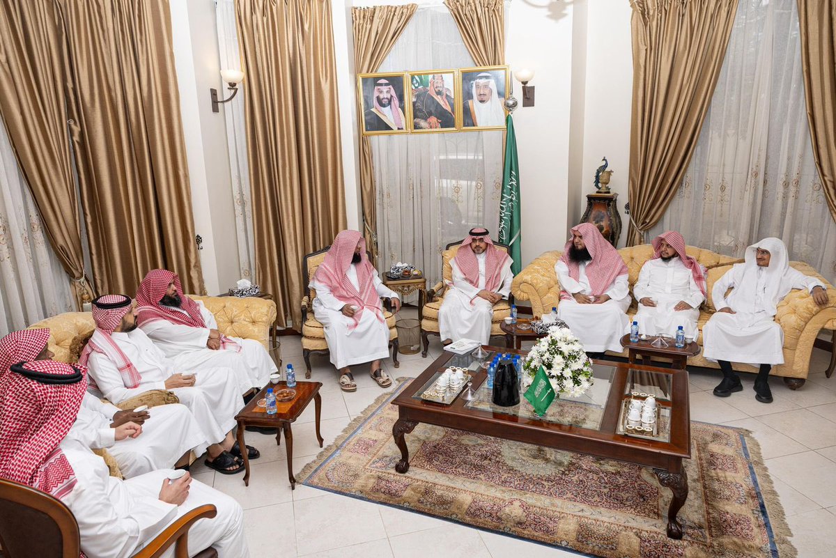 Saudi_MoiaEN's tweet photo. The Advisor at the Ministry of Islamic Affairs, Sheikh Mohammed bin Abdulwahid Al-Arifi, along with the Saudi delegation participating in the 34th edition of the Tanzania International Quran Award, attended the luncheon hosted by the Custodian of the Two Holy Mosques’ Ambassador to Tanzania, Mr. Yahya Akkish, today, Monday, in Dares Salaam.

#Islamic_Affairs