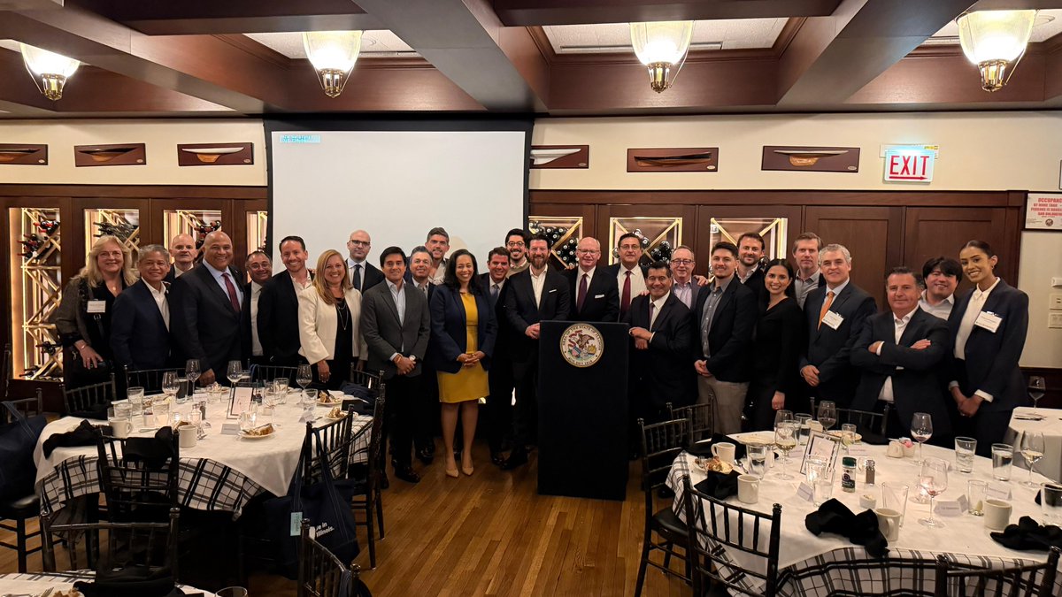 #Delegation | Last week we had the pleasure to welcome a delegation of Mexican business leaders to Chicago, alongside Cabrera Capital and <a href="/IllinoisEDC/">Illinois EDC</a>. 

Activities included: 
🧵