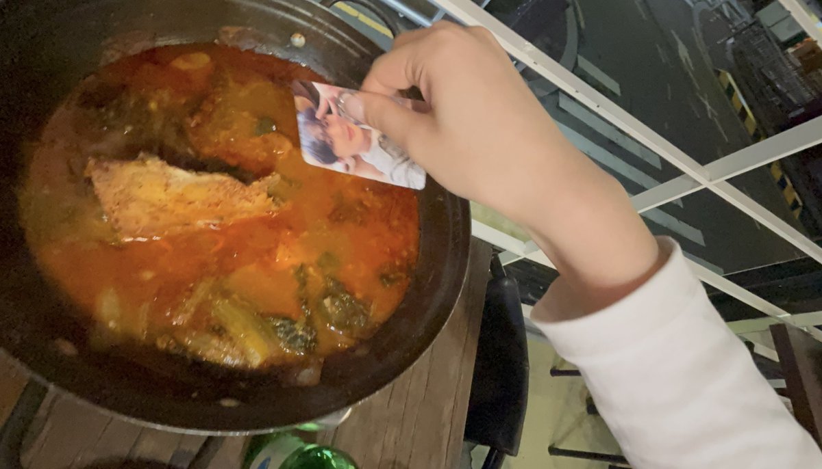 흐음이 tweet media