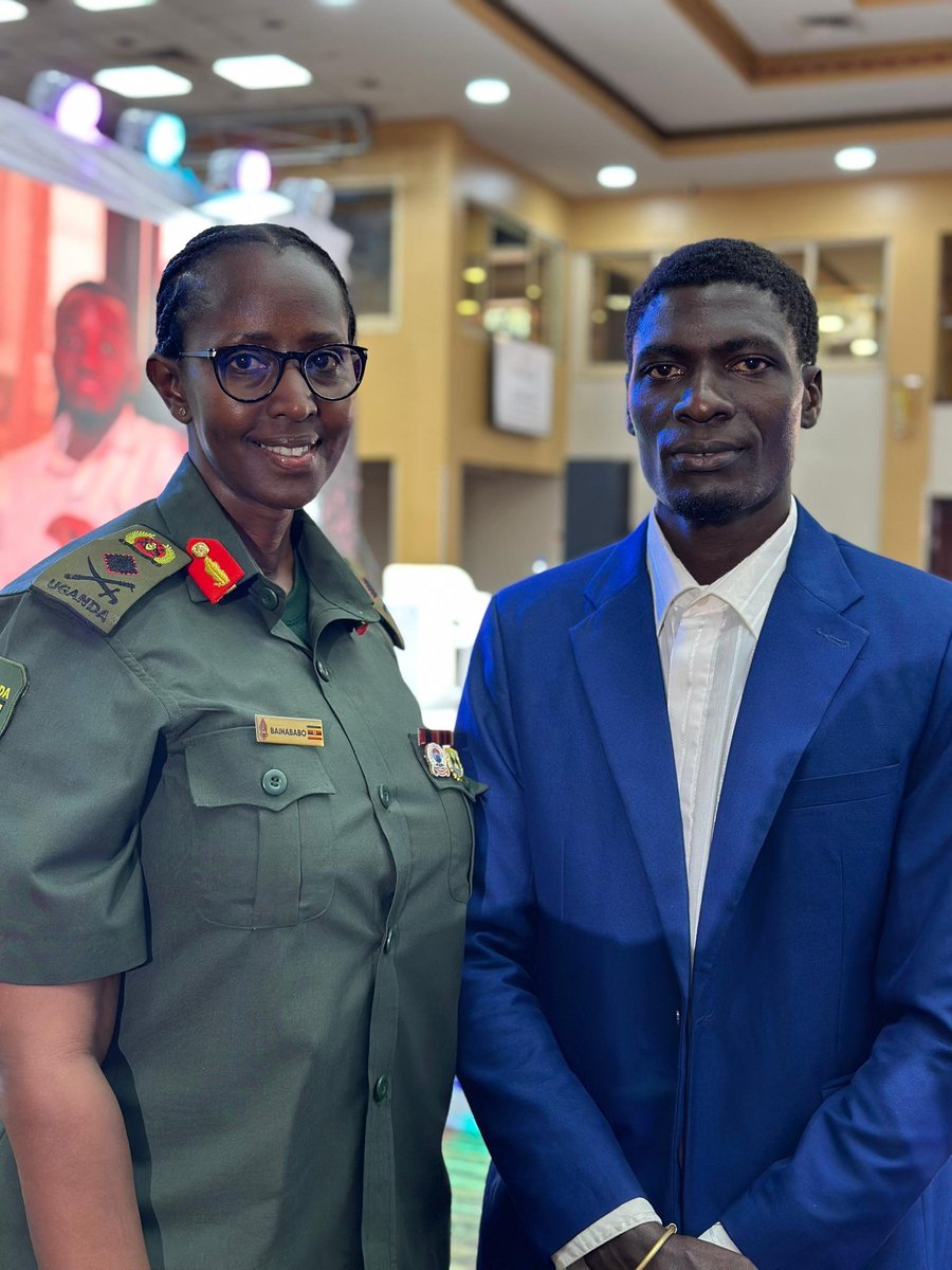 gabinika01's tweet image. 👏 “Honoured to have sat down with Brigadier General Charity Bainababo @CharityBabo an inspiring leader who sparked deep convos and motivation. Her vision fuels my grind and dedication to service. #Inspiration #Leadership #HardWork #BrigGen”