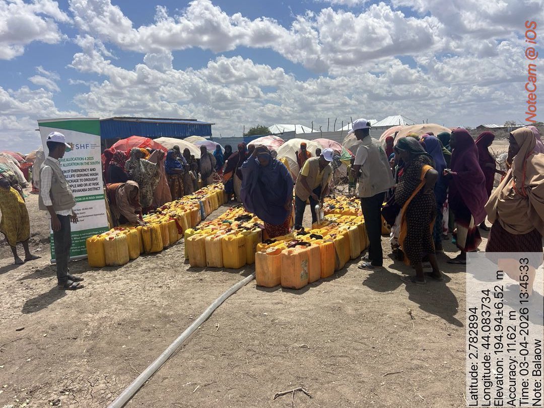 krdo_org_so's tweet photo. KRDO provided life-saving emergency water trucking to drought-affected communities in Burhakaba District, helping ensure reliable access to safe water and easing the burden of water shortages.
With support from SHF.
#WASH #DroughtResponse #Somalia #HumanitarianAction https://t.co/4oqr5TndoV