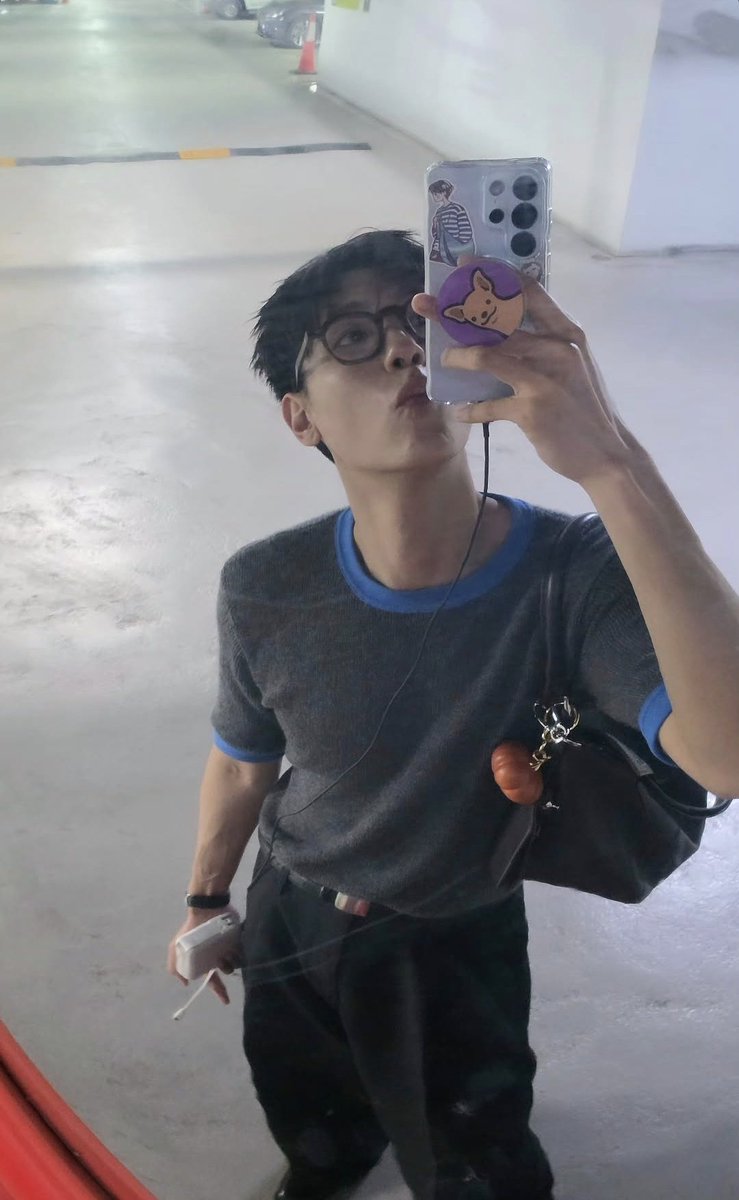 🌹🐺🧙😽 mourning zb9 tweet media