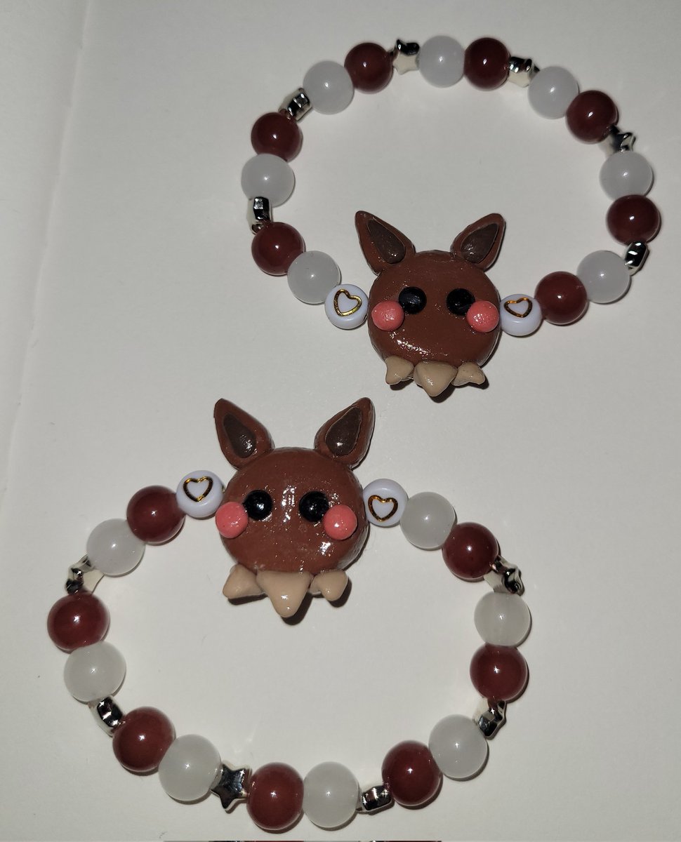 StirioLP's tweet photo. Ich hab gestern bei einer jungen Künstlerin diese Evoliarmbänder erstanden und dachte ich verlose mal wieder etwas. Da es 2 Stück sind, möchte ich sie gerne an Freunde weitergeben, daher gilt teilen + adde den Freund in den Kommentaren, der auch eines erhalten soll. Viel Glück! https://t.co/7Bn2ti2nbF