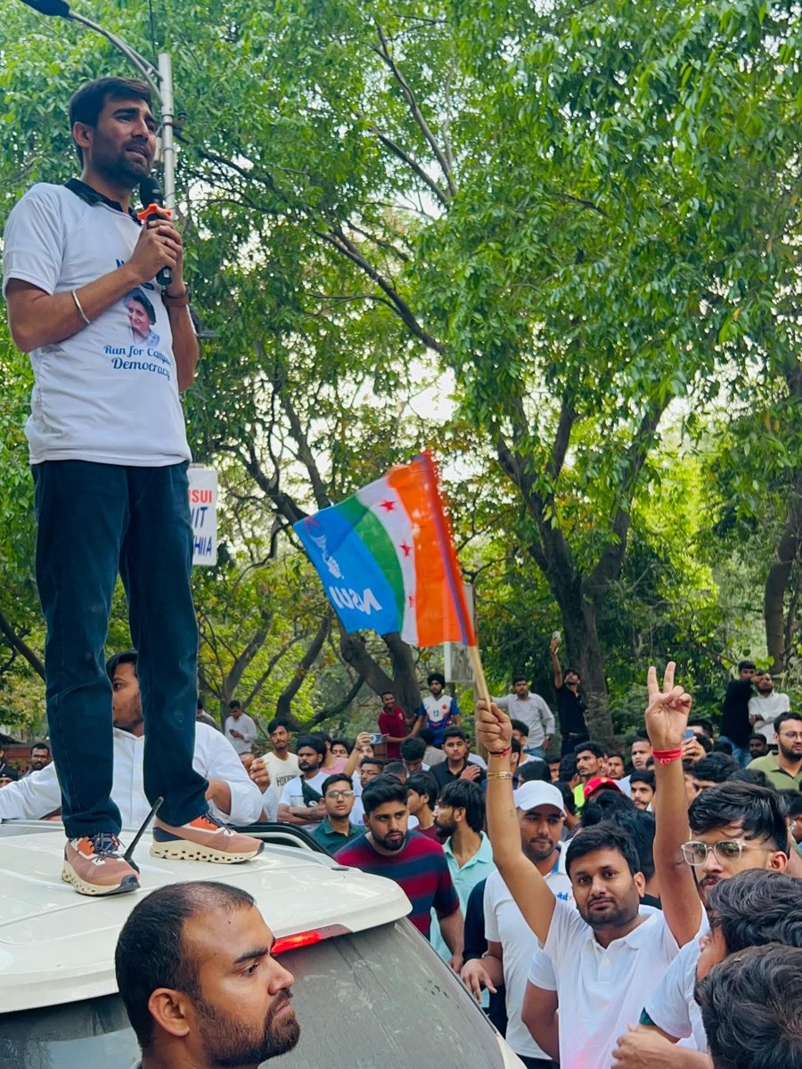 AbdulFarhanNSUI's tweet photo. NSUI राष्ट्रीय अध्यक्ष बड़े भाई श्री विनोद जाखड़ जी के नेतृत्व में NSUI के स्थापना दिवस के अवसर पर दिल्ली विश्वविद्यालय में “Run for Campus Democracy” मैराथन के साथ साप्ताहिक कार्यक्रमों की शुरुआत की गई। @kanhaiyakumar @anshultrivedi47
@VinodJakharIN @nsui
#RunForDemocracy https://t.co/IKblup9znb