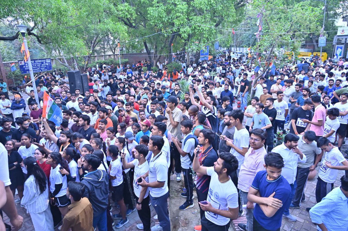 AbdulFarhanNSUI's tweet photo. NSUI राष्ट्रीय अध्यक्ष बड़े भाई श्री विनोद जाखड़ जी के नेतृत्व में NSUI के स्थापना दिवस के अवसर पर दिल्ली विश्वविद्यालय में “Run for Campus Democracy” मैराथन के साथ साप्ताहिक कार्यक्रमों की शुरुआत की गई। @kanhaiyakumar @anshultrivedi47
@VinodJakharIN @nsui
#RunForDemocracy https://t.co/IKblup9znb