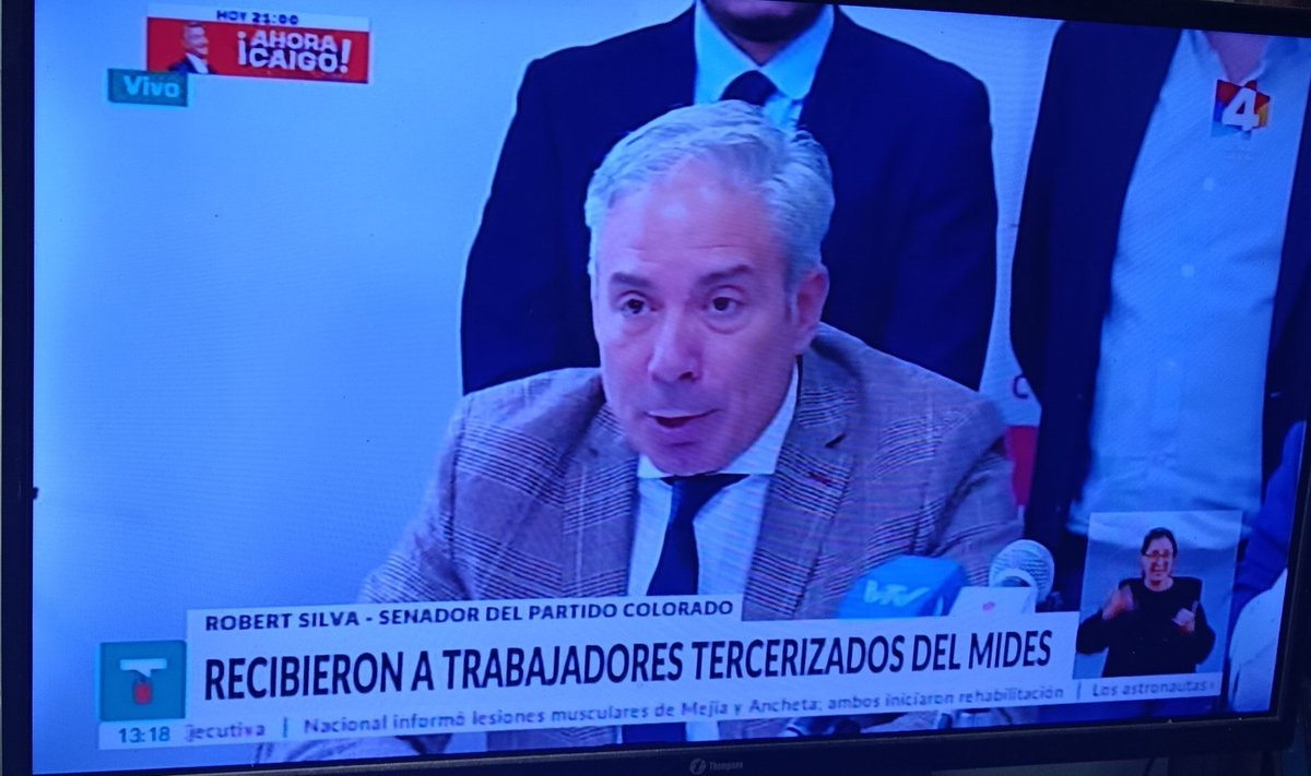 el_derechoso's tweet photo. Será HdeP @RobertSilvaUy defendiendo a los parásitos de las ONG del Mides ‼️ ‼️
Es lo que hay que eliminar ‼️‼️
No queremos más gente currando con violencia de género o personas de la calle xq no han solucionado nada, pero nada
#Todosalaputacalle https://t.co/dAO37xUW5g