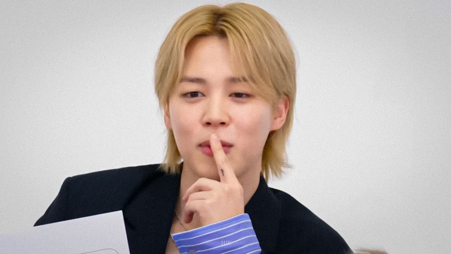 Jimin eyes🪞ᴹᵘˢᵉ tweet media