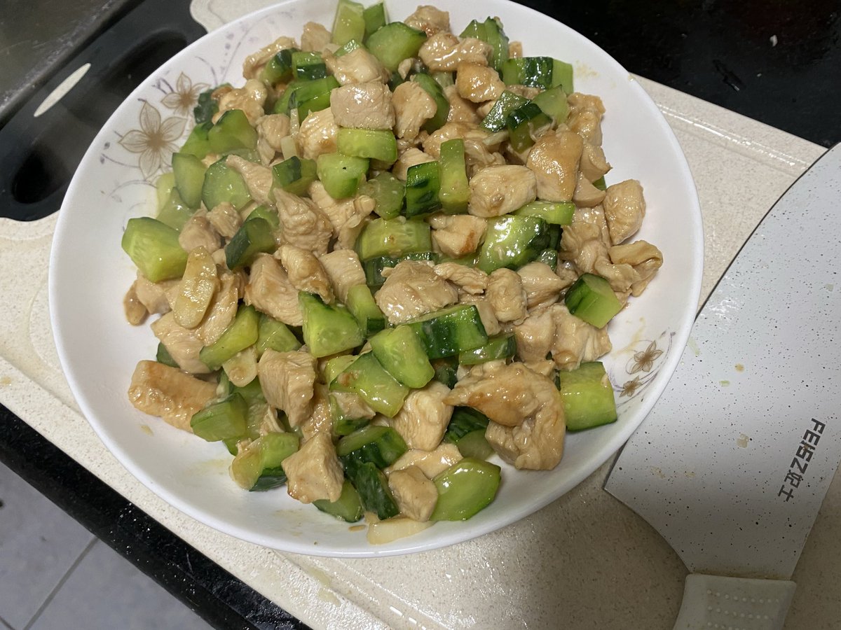 我想一天睡25h tweet media