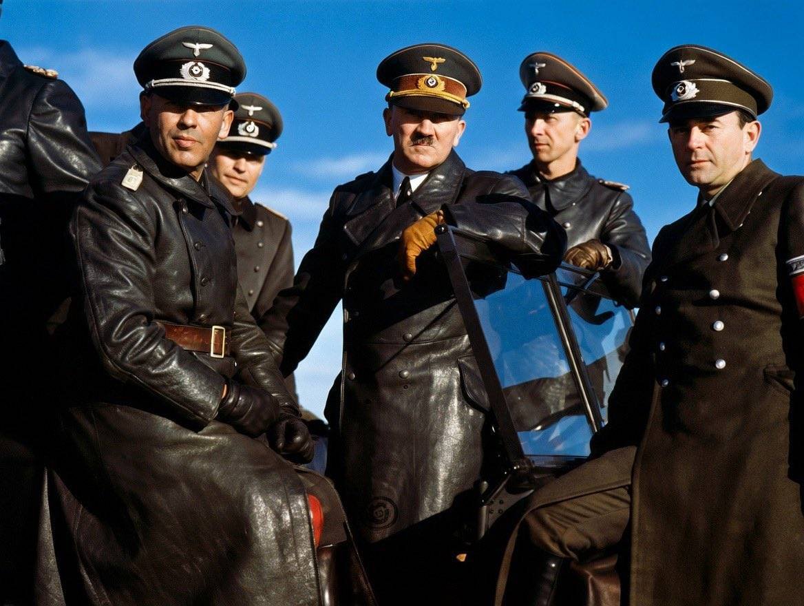 Adolf Hitler tweet media