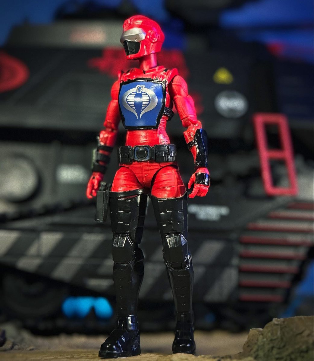 carnagetoyphoto's tweet photo. HISS Tank Gunner - love that sleek design. https://t.co/BsYx1aBETd