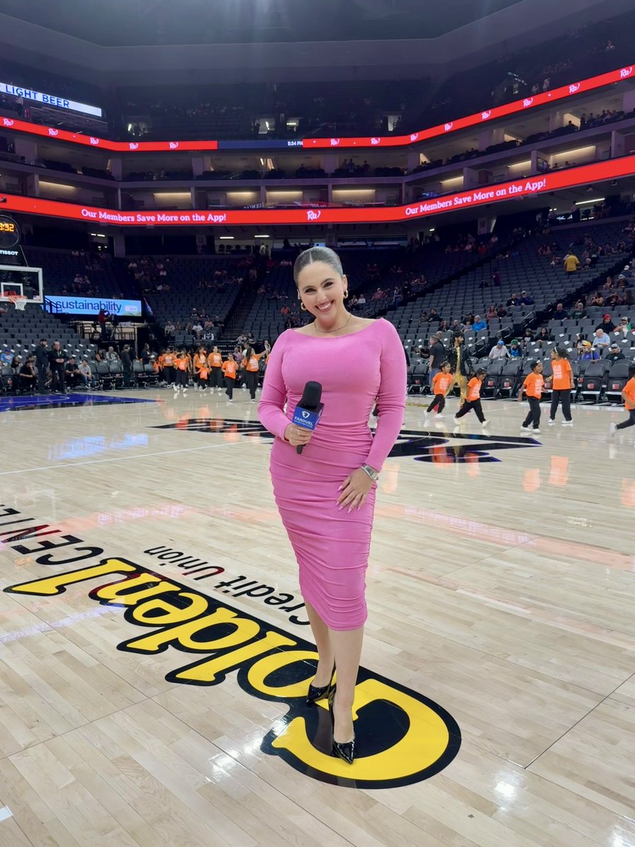 LaurenMRosen's tweet image. Good morning #ClipperNation 🩷

Last night was FUN