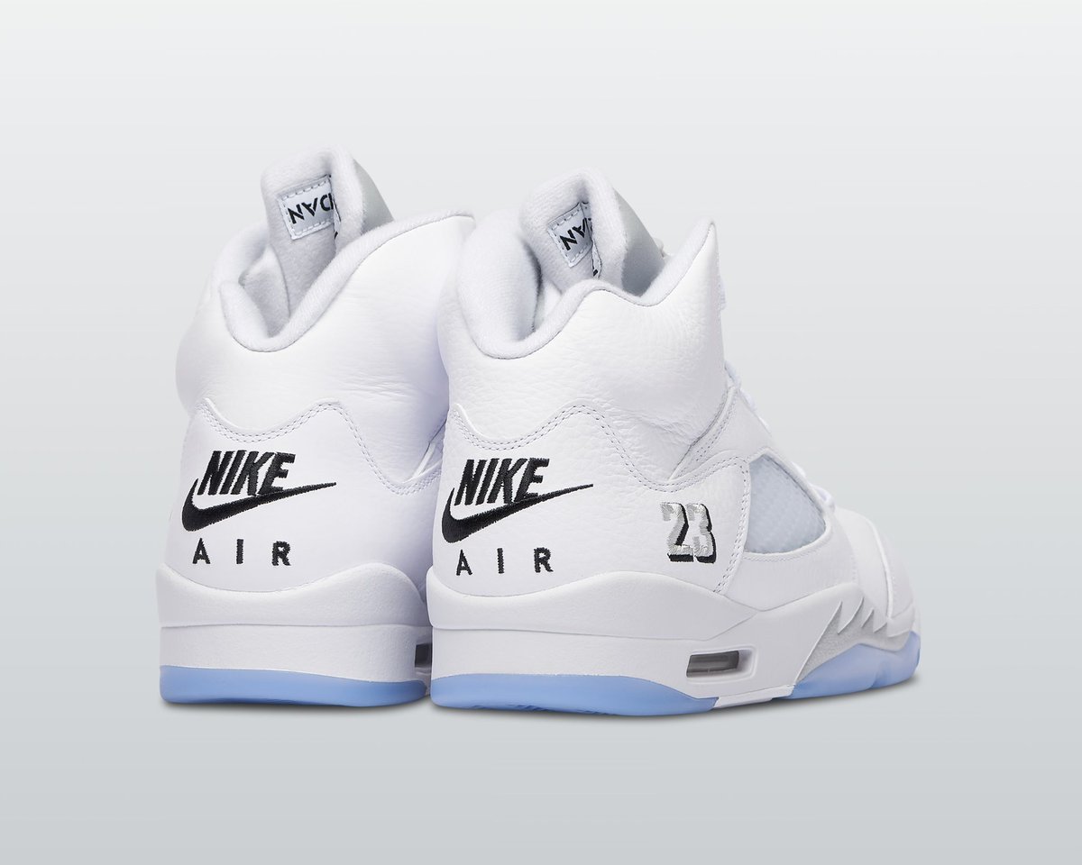 SoleRetriever's tweet photo. RETAIL LOOK: Air Jordan 5 OG “White Metallic” 🪙

🗓️ April 25th
📝 HQ7978-103
💵 $215 https://t.co/2ufAgTqPVD