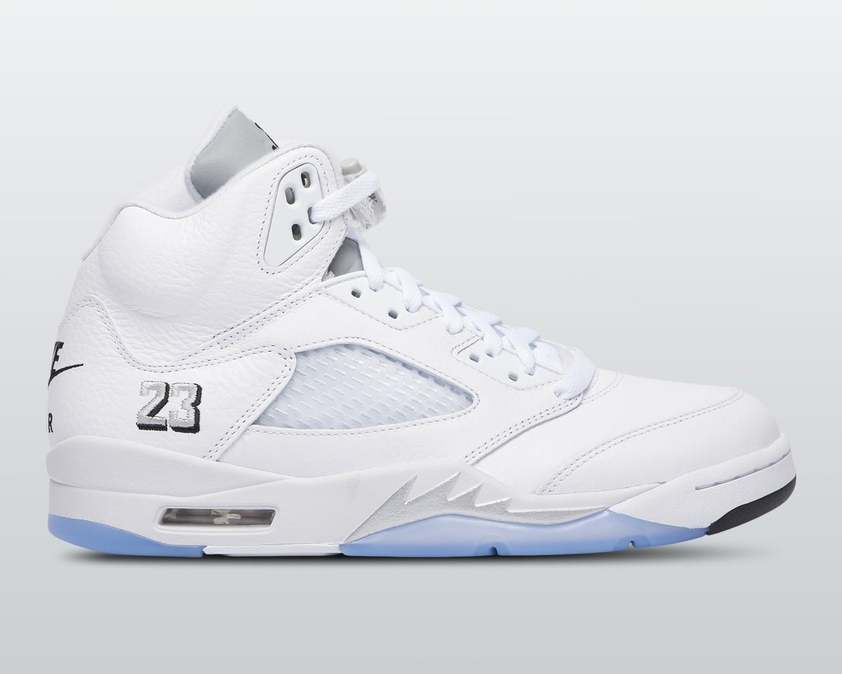 SoleRetriever's tweet photo. RETAIL LOOK: Air Jordan 5 OG “White Metallic” 🪙

🗓️ April 25th
📝 HQ7978-103
💵 $215 https://t.co/2ufAgTqPVD