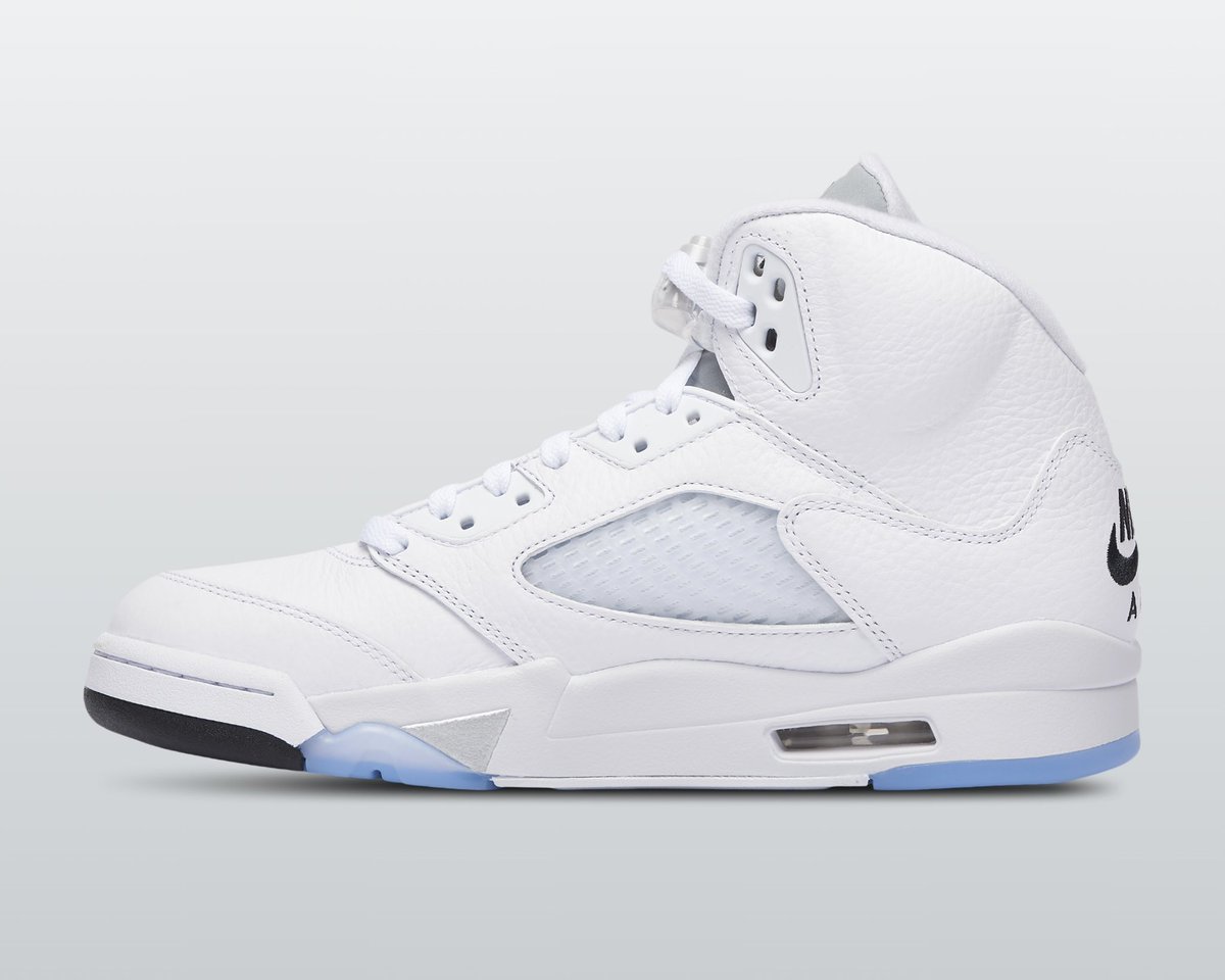 SoleRetriever's tweet photo. RETAIL LOOK: Air Jordan 5 OG “White Metallic” 🪙

🗓️ April 25th
📝 HQ7978-103
💵 $215 https://t.co/2ufAgTqPVD