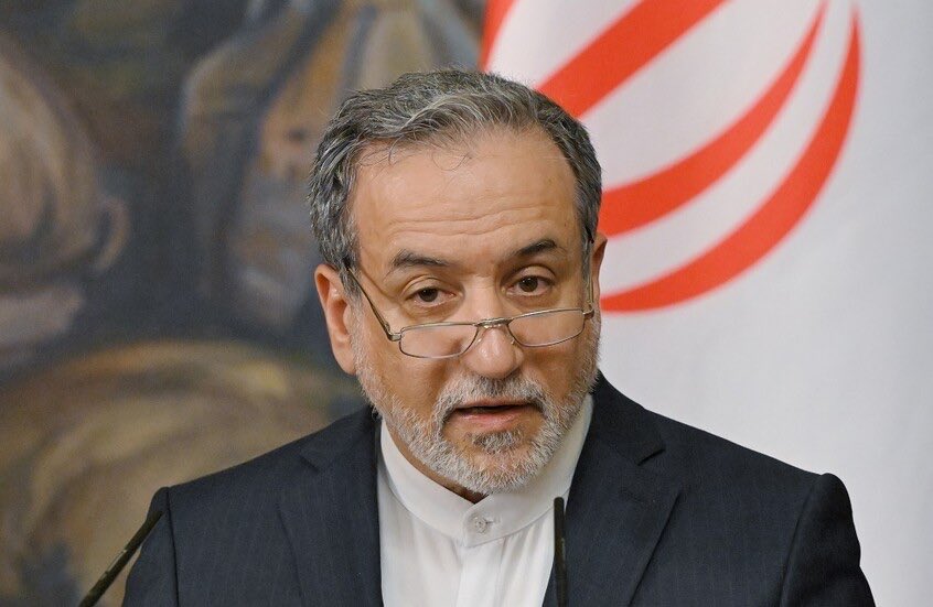 عراقجي يجري اتصالًا هاتفيًا مع وزير خارجية قطر لبحث التطورات الإقليمية