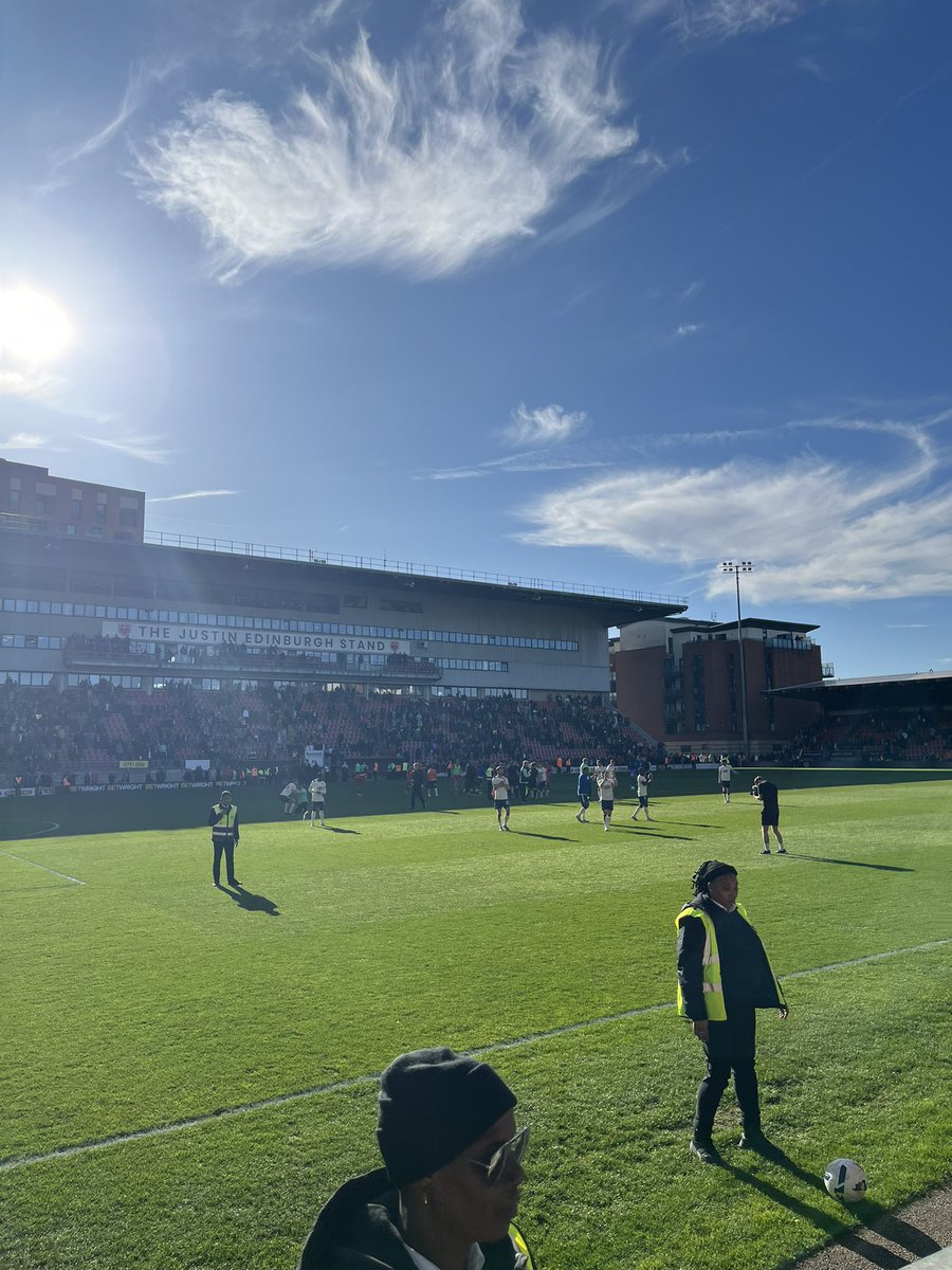 katie holmes tweet media