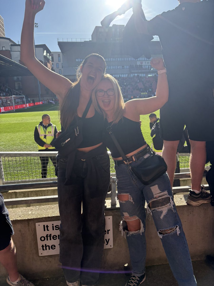 katie holmes tweet media