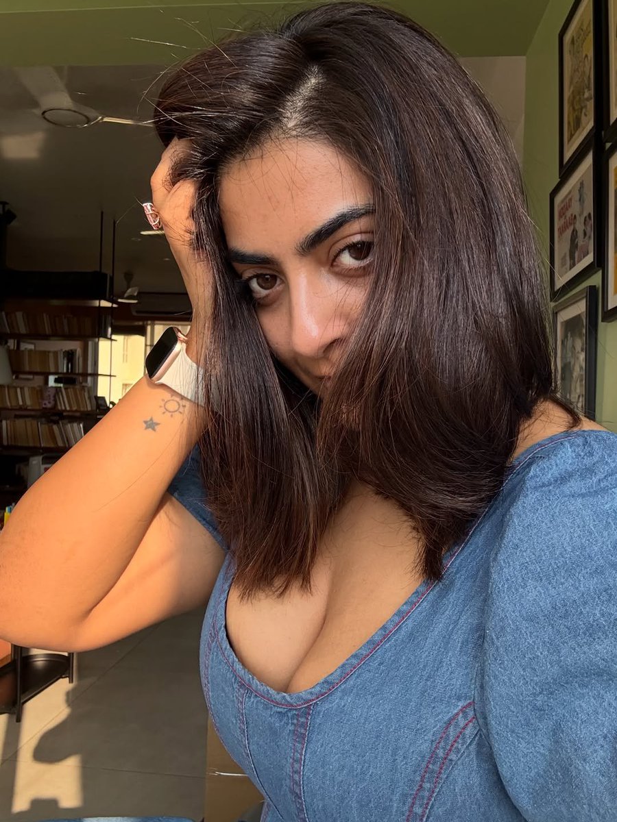 PrimeGlamhd's tweet photo. Trending Now Days 🥵🥶

#PranithaSubhash #NehaSharma #KrithiShetty #DishaPatani #AliaBhatt #BhoothBanglaTrailer #Abhira #RashmikaMandanna #SaiPallavi #KKRvsPBKS #Priyadarshan #Kaalidas2 #Suriya47 #Tabu #WamiqaGabbi #AnanyaPandey #ShahrukhKhan #XavierBartlett https://t.co/87CWRrG0Kz