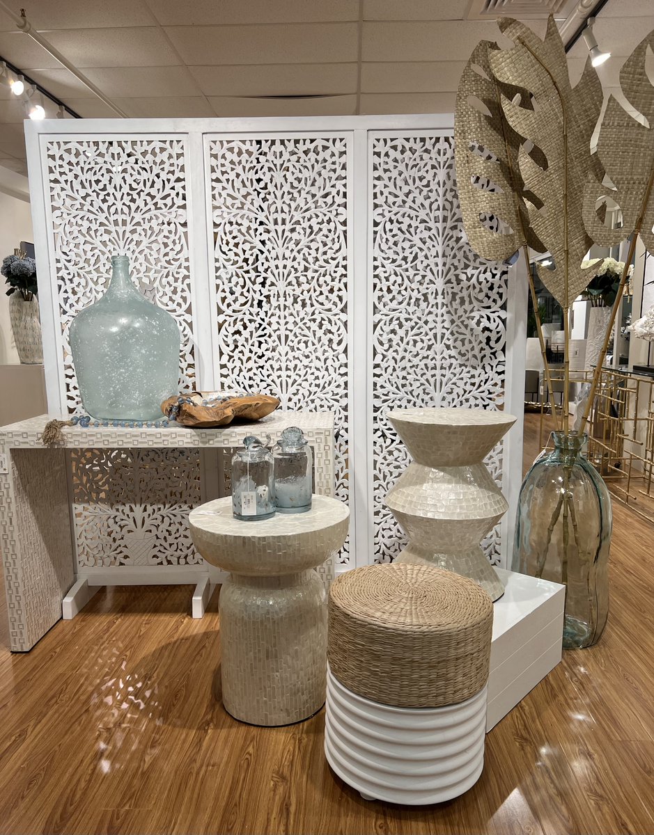 danieljdevries's tweet photo. Step into our Coastal Sanctuary at High Point Market 🌊✨

From hand-carved driftwood to shimmering capiz-inlay, the @decomarche coastal section opening soon! Come experience these textures and artisanal designs in person.

📍 High Point Market 🗓️ April 22 – 29 #InteriorDesign #CoastalChic #DecoMarche #HPMkt @HPMarketNews