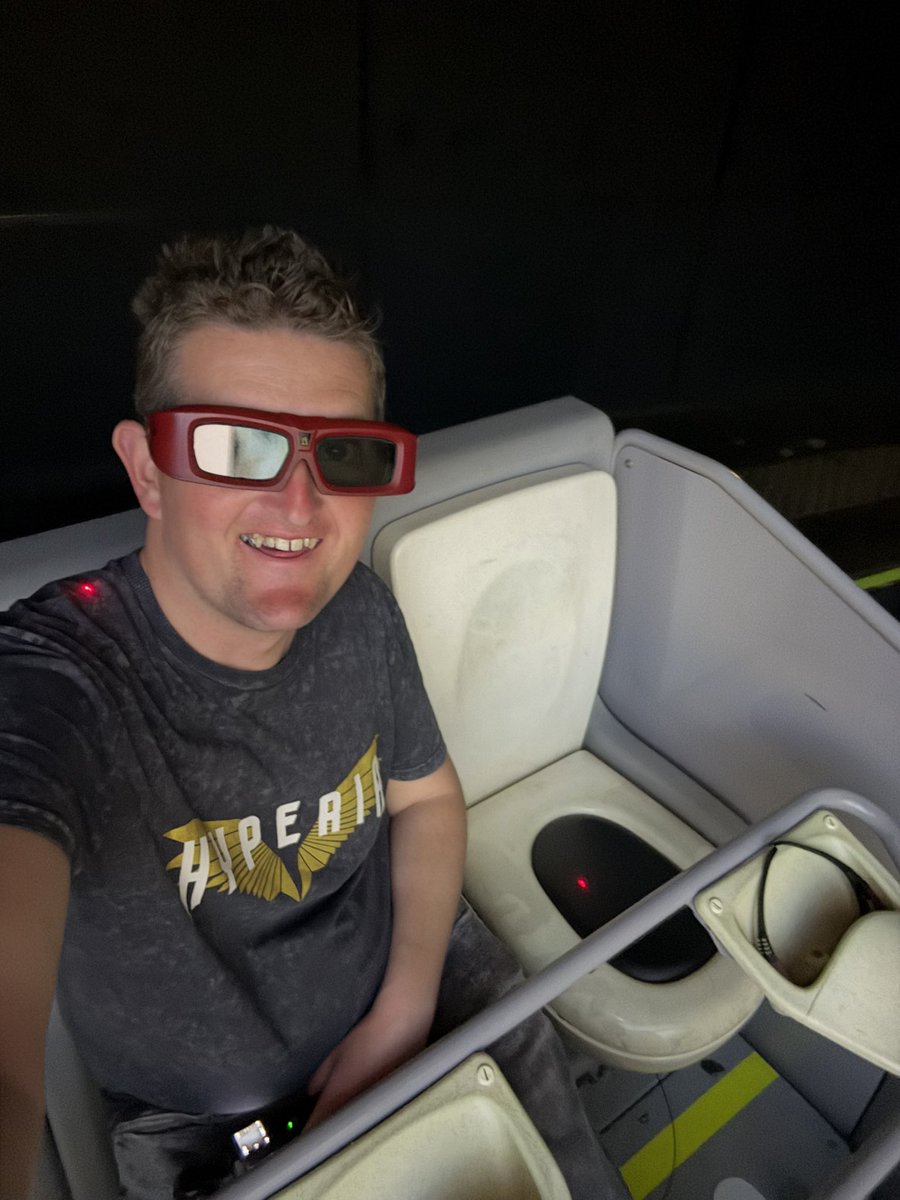 ThemeParkWW's tweet image. I’ve never experienced a dark ride where you sit on a toilet before 😂 There’s some very quirky rides at Futuroscope 🚽🧻

#futuroscope