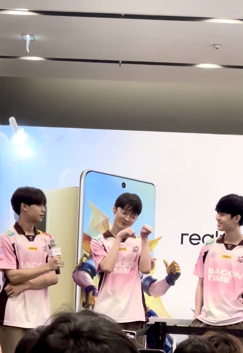 seen_ss 🐶 tweet media