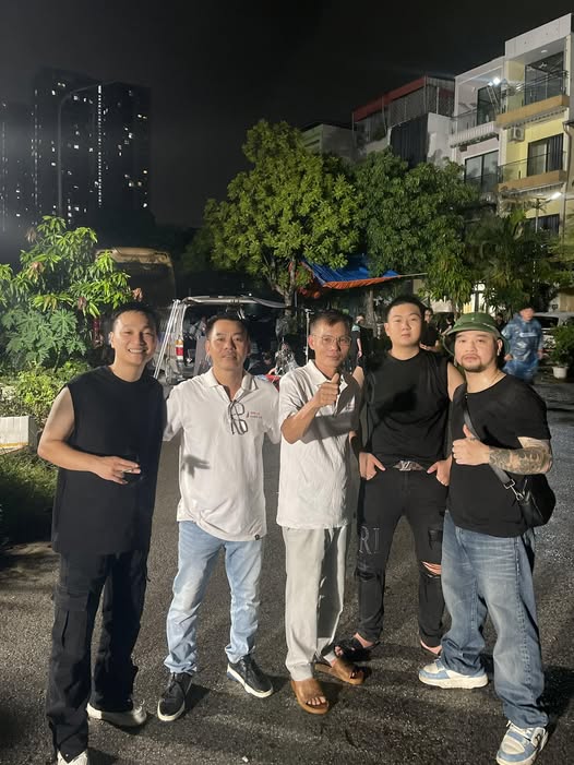 Elena Oliveira tweet media