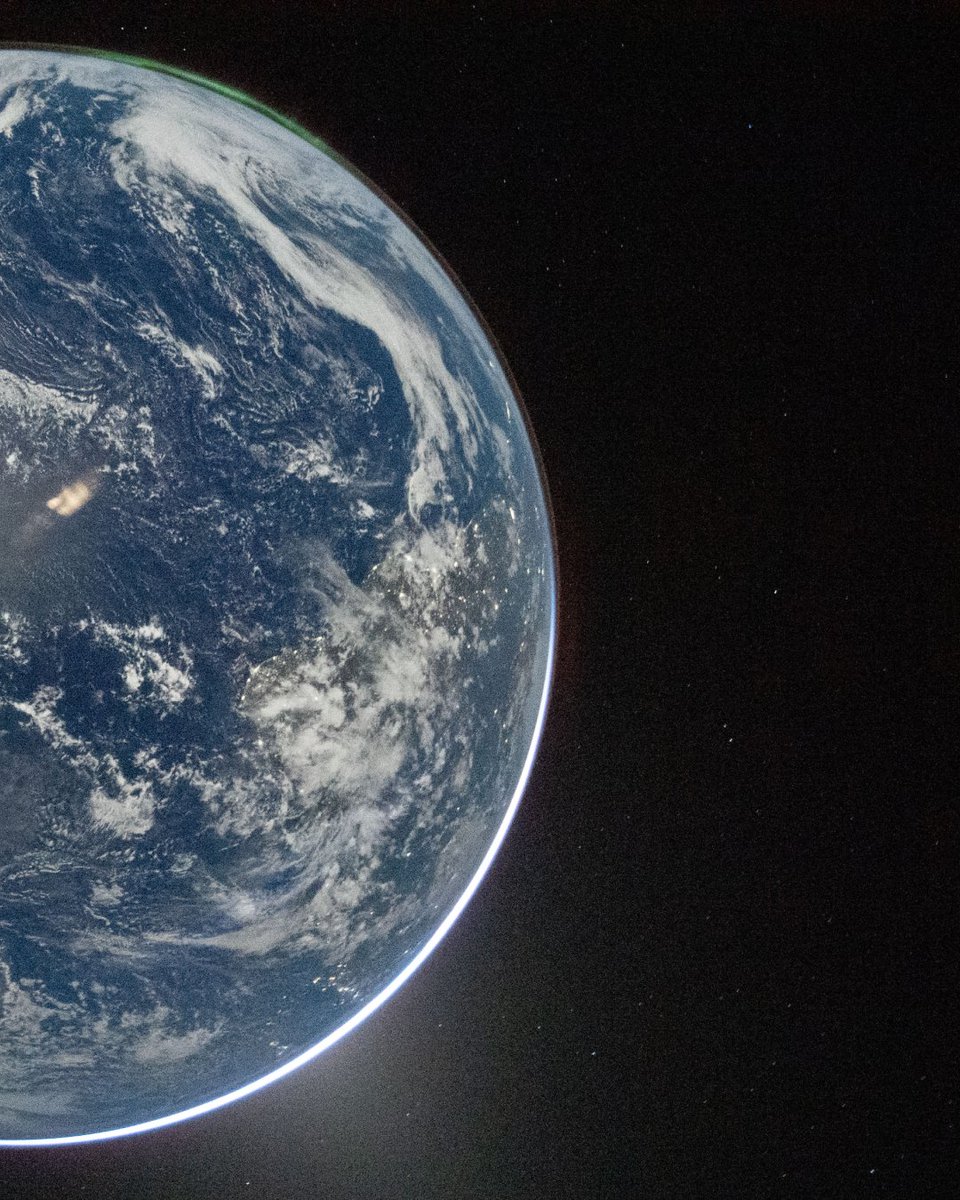 DigitalTrends's tweet image. New Artemis II images from NASA reveal breathtaking views of Earth, highlighting the scale and beauty of our planet from space.

#nasa #artemisii #space #spacenews