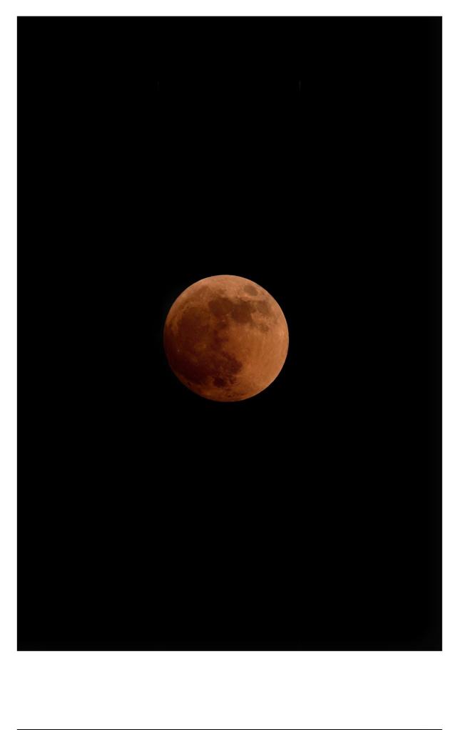 MitaliUnawane's tweet photo. @NASA The view looks soo beautiful!!!! 😍 
This reminds me of the moon as seen through my 25mm aperture refractor back in February 2026🌕
Clicked by 📸 : @SahaneYash19397 https://t.co/FYDO8EhmFW