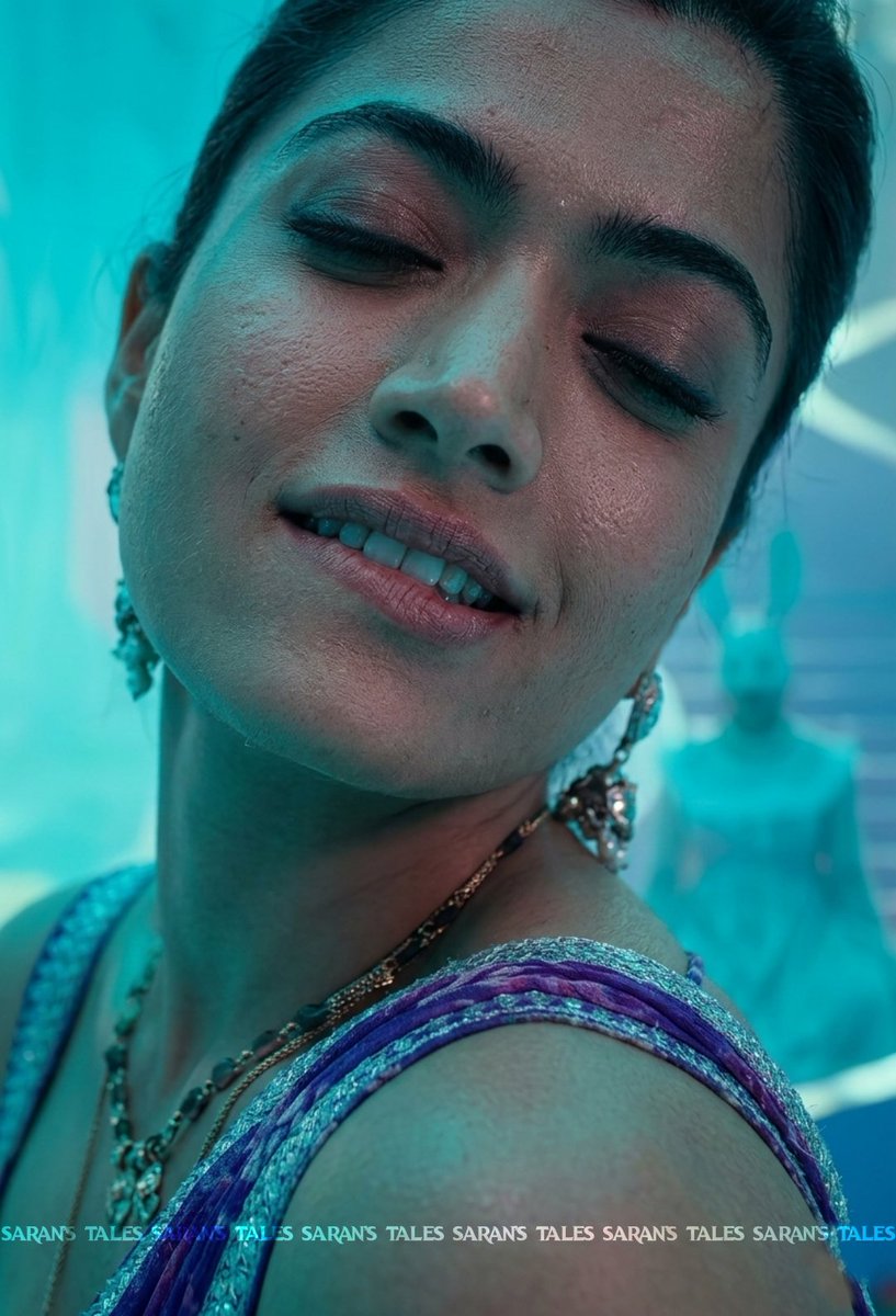 SaranRV90's tweet photo. Most Hottest Frames of Peelings. 3/3

#RashmikaMandanna #RashmikaMandannahot https://t.co/jMBu6C1SfX