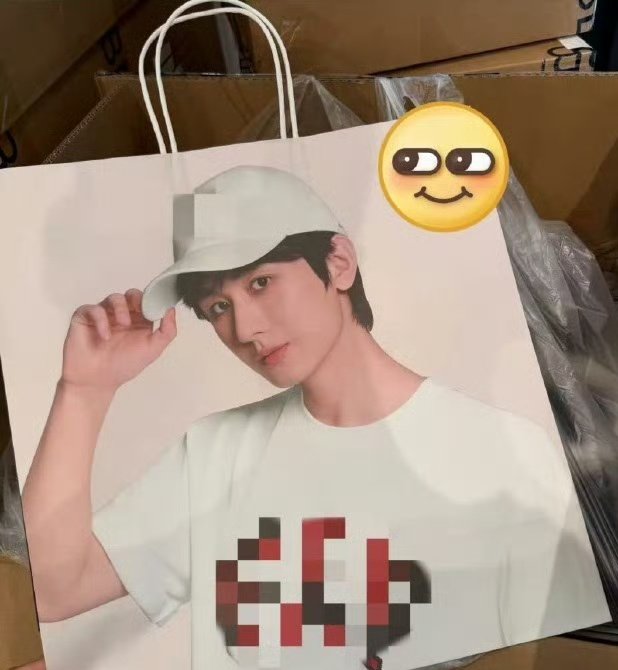 권력방 연화루불여우 权力帮莲花楼 狐狸精 tweet media