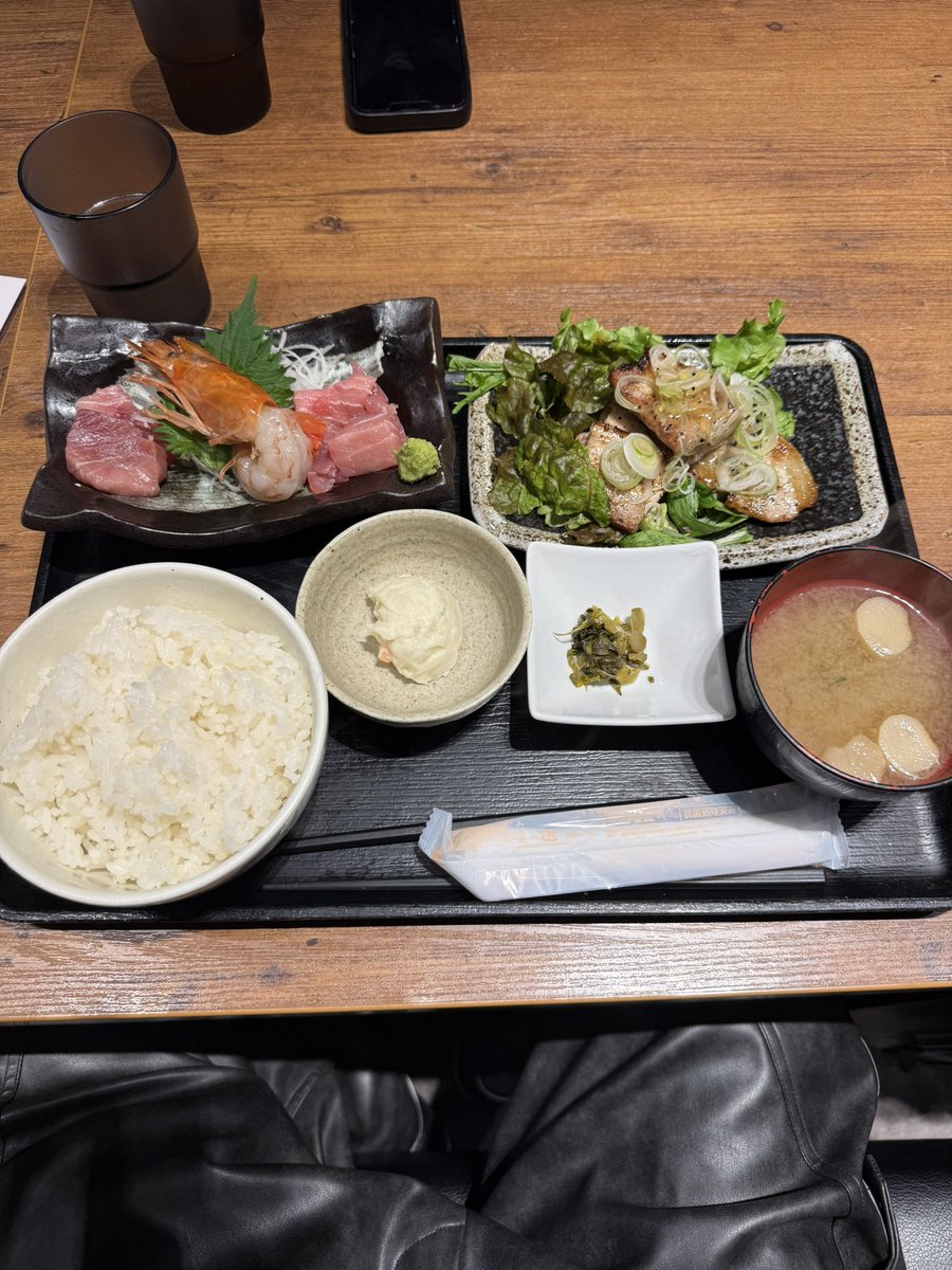 シグウ tweet media