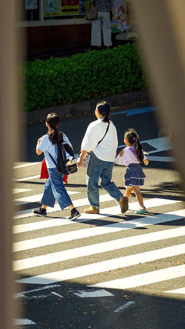 Estevan_Police's tweet photo. As we head into the middle of April, our school zones are busier than ever with students enjoying the spring weather. Please remember that school zone speed limits are in effect. Reducing your speed to 30 km/h gives you more time to react if a child steps into the street. https://t.co/air0ngx764
