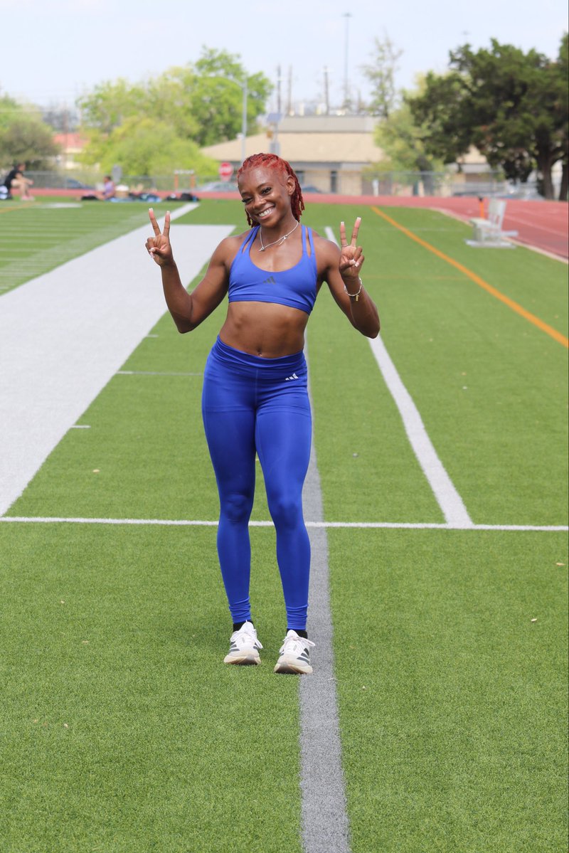 Cambrea 🌸 tweet media