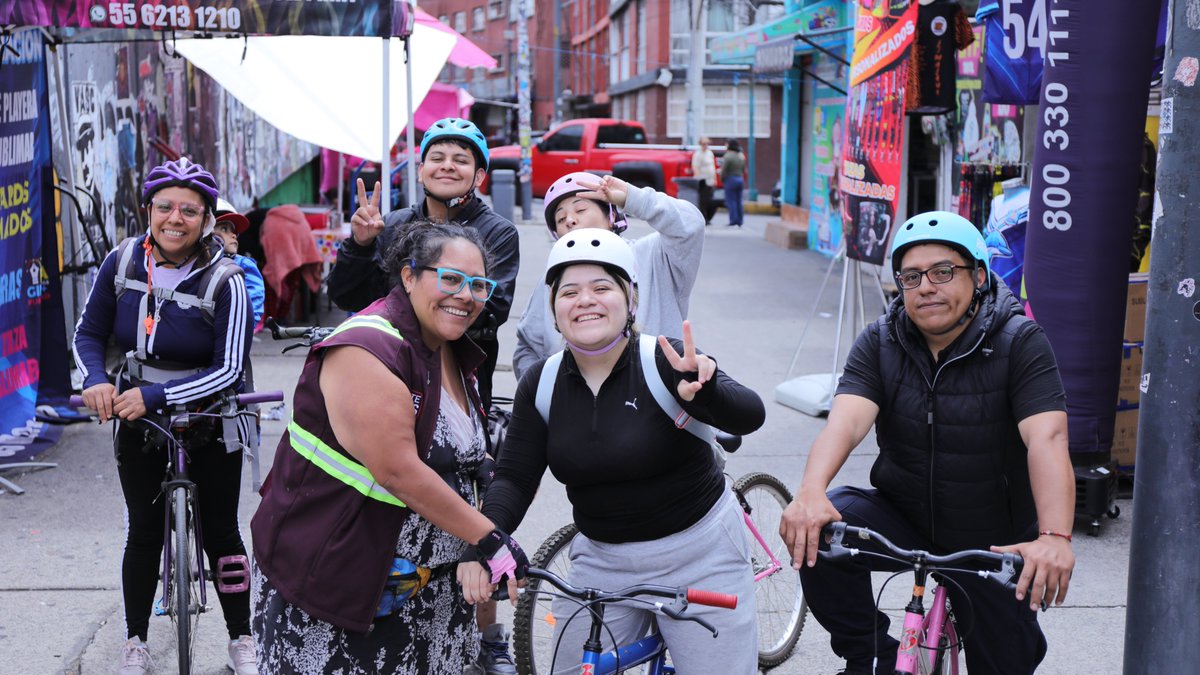 CdmxPilares's tweet photo. 🕊️⚽ En el #DíaInternacionalDelDeporteParaElDesarrolloYLaPaz reconocemos al deporte como motor de inclusión, convivencia y bienestar colectivo.
Su poder transforma realidades 💜 ven a #PILARES y actívate hoy. 🔥 https://t.co/LCIWpMGFrz