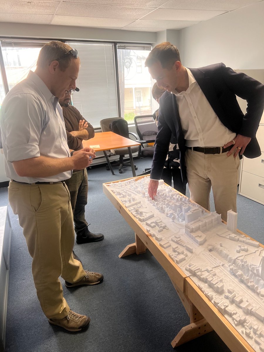 RepMenendez's tweet photo. Great to meet with the Bergen Arches team!

We’ve fought hard alongside our neighbors to turn these historic structures into green spaces. I look forward to continuing to fight for projects that will connect our community with larger greenway networks. https://t.co/HUdy17wH0L