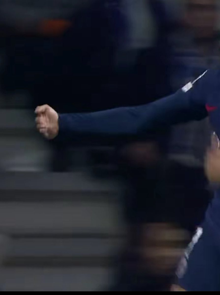 🅓🅞🅝🅨 tweet media