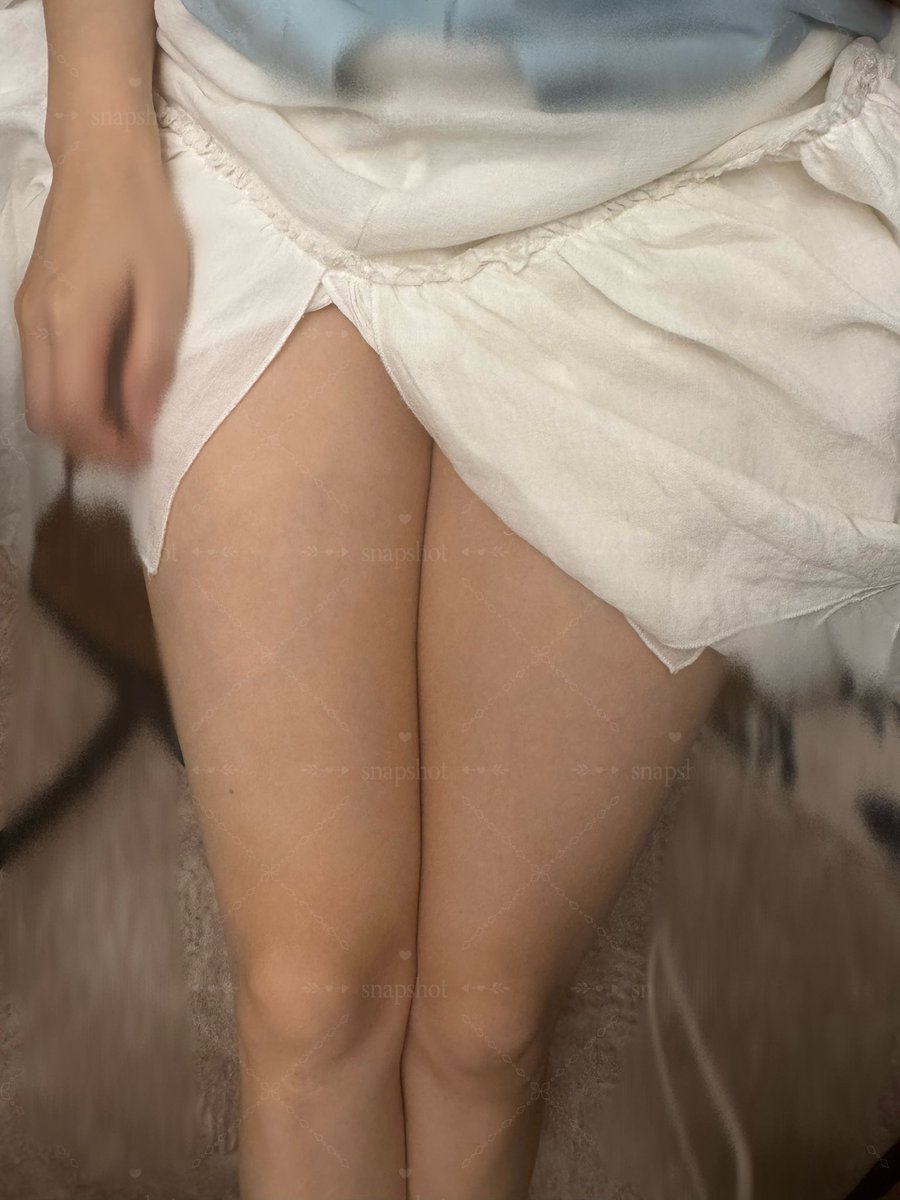 Snapshot tweet media