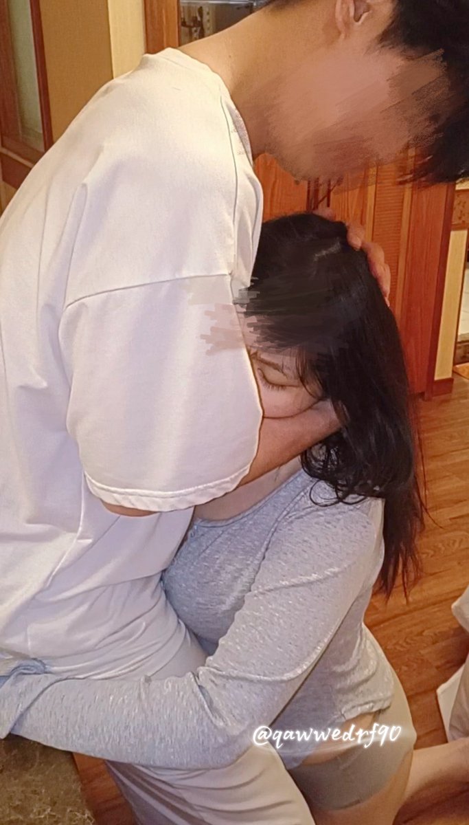 w__wll's tweet photo. 突然發現自己好像沒有任何愛好
也沒有什麼特別想去做的事情
生活沒有很快樂，也沒有不快樂
好像不該這樣，但是只能這樣
感覺忙起來什麼都不缺，空下來才發現什麼都沒有
心裡藏著疲憊和委屈，又在盡力的討好生活
突然之間心就空了，偶爾有點小害怕

沒有方向，剩下的只有迷茫
沒有生活的意義，感覺沒有什麼規劃，沒有目標，沒有生活動力
好像活著沒有什麼意思，就是為了活著而活著