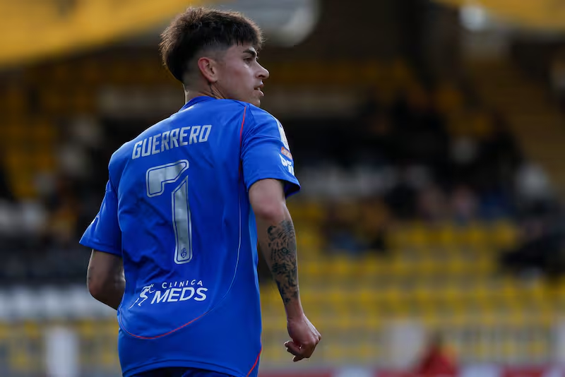 🔵MAXI GUERRERO vs AUDAX: EL MVP DE LA U🔴
Valoración FOTMOB: 8.7 (MVP) 🌟🏆
Minutos: 90' 🕒
Goles: 1 ⚽️
Asistencias: 1 🅰️
Oportunidades creadas: 3 ✨
Regates completados: 3/4 (75%) 💨
Pases precisos: 19/27 (70%) 🎯
Balones largos: 1/1 (100%) 🚀
Toques: 49 (4 en área rival) 🏟️