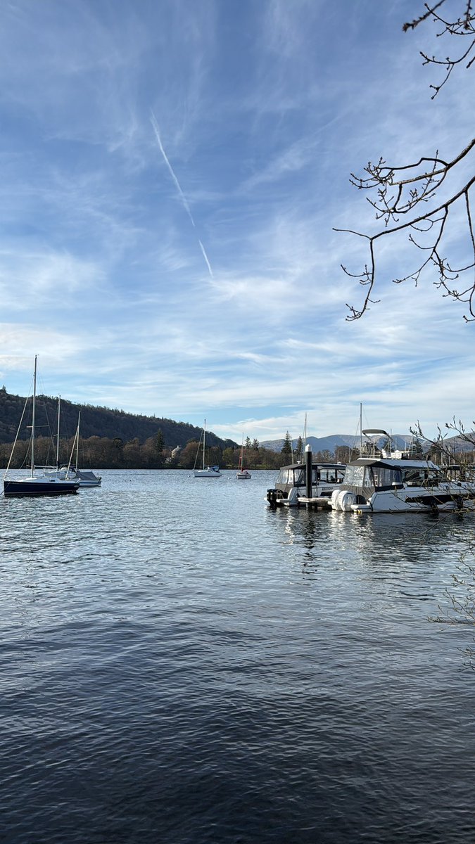 arrankay's tweet photo. Windermere! https://t.co/d2BpsOrUCJ