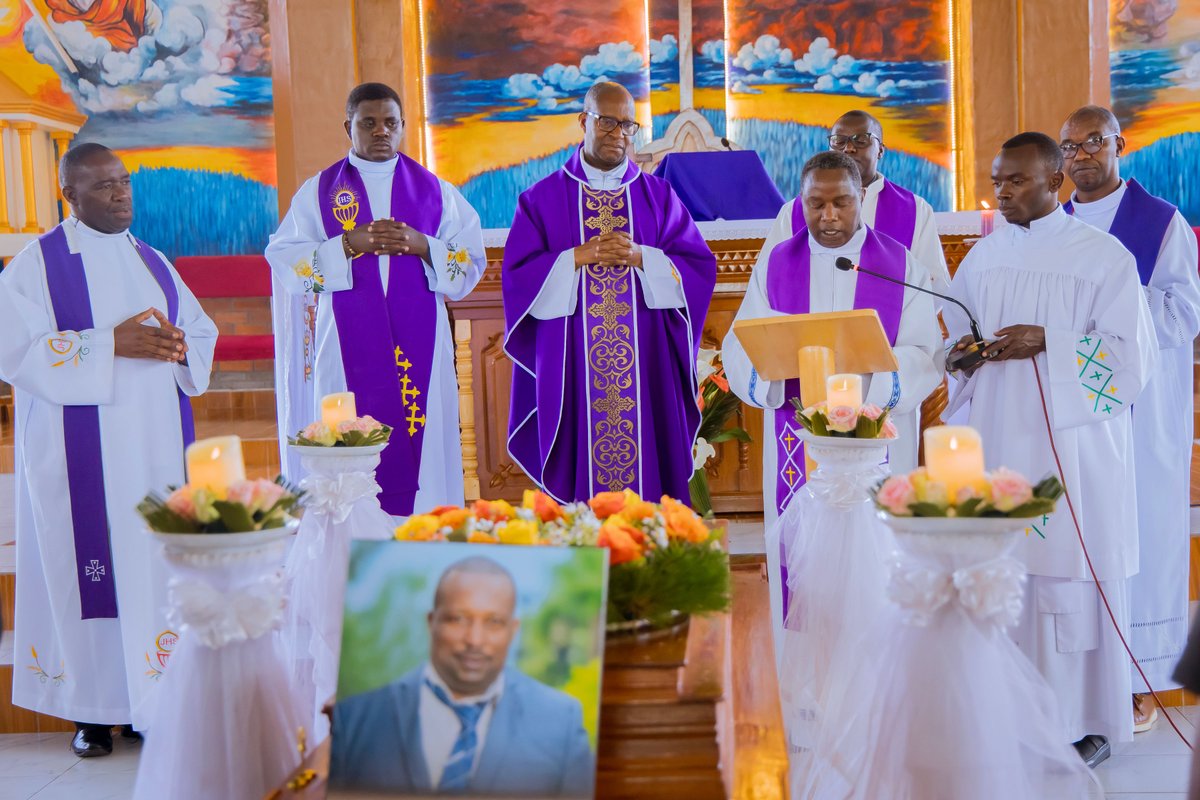 ICKKabgayi's tweet photo. 💔TUZAHURIRE MU BUNDI BUZIMA 💔 
Uyu munsi twaherekeje Musabyimana Damien wari umaze imyaka 6 mu muryango mugari wa ICK, akaba yaritabye Imana ku wa 31.03.2026 azize uburwayi. 

Ni ibihe bitoroshye ku bagize umuryango we, ICK n’inshuti kubura umubyeyi, umurezi n’umukozi. 
RIP. https://t.co/FdWL7S320J