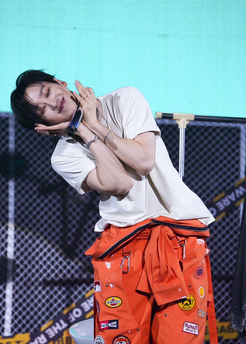 soubidaaa's tweet photo. 20260329 be:WARE OF THE RABBIT

세상에서 가장 귀여운 내 애기 보이😗

#EUNHYUK #은혁 #ウニョク
#LEEHYUKJAE #이혁재 
@AllRiseSilver 
#SUPERJUNIOR #슈퍼주니어 
#SuperJuniorDnE https://t.co/wHjeO28FLw