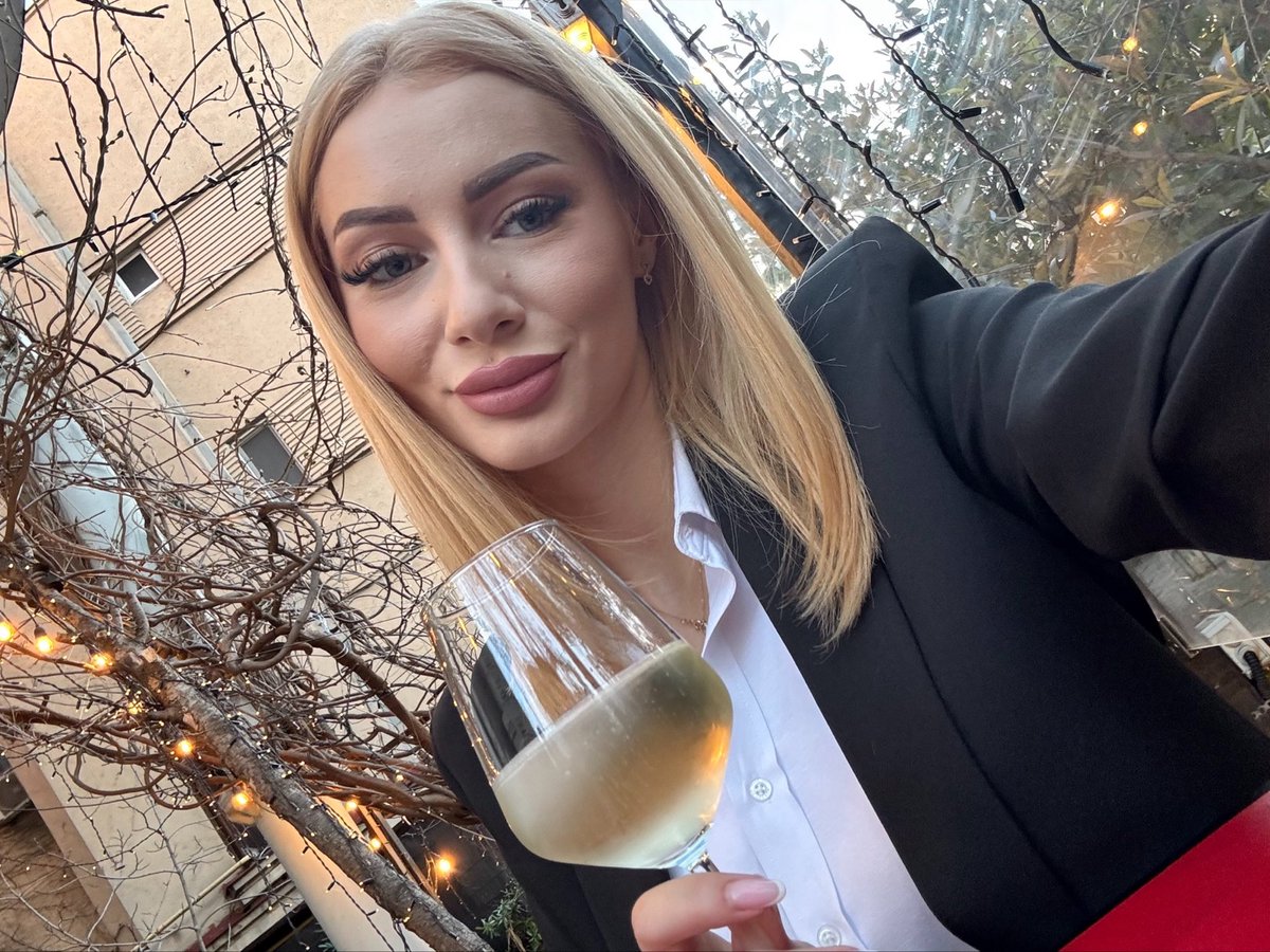 Angie Shaen tweet media