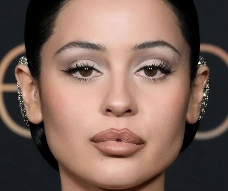 jiaa_xo's tweet photo. grey eyeshadow makeup looks https://t.co/vmjFv43lpo