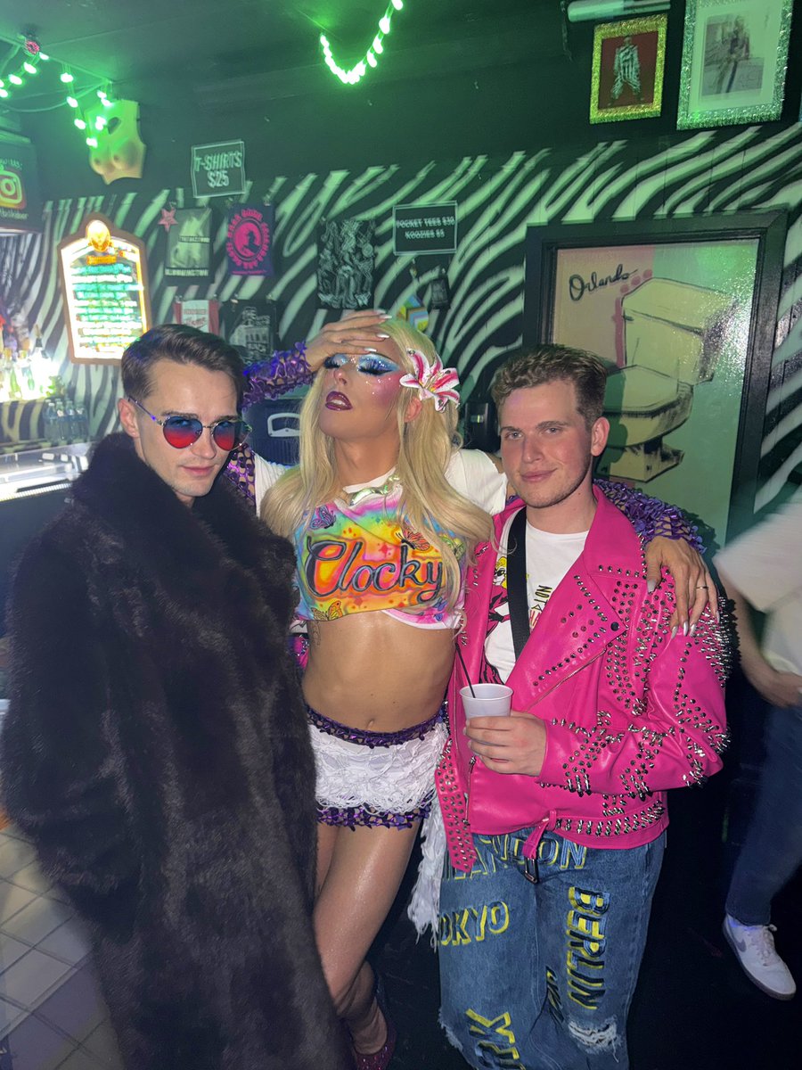 vera vanderwoude st. clair tweet media